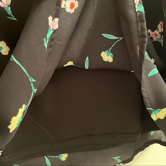 Monteau Black Floral Blouse with Ruffle Neck and Shoulder Details size S - Picture 4 of 7